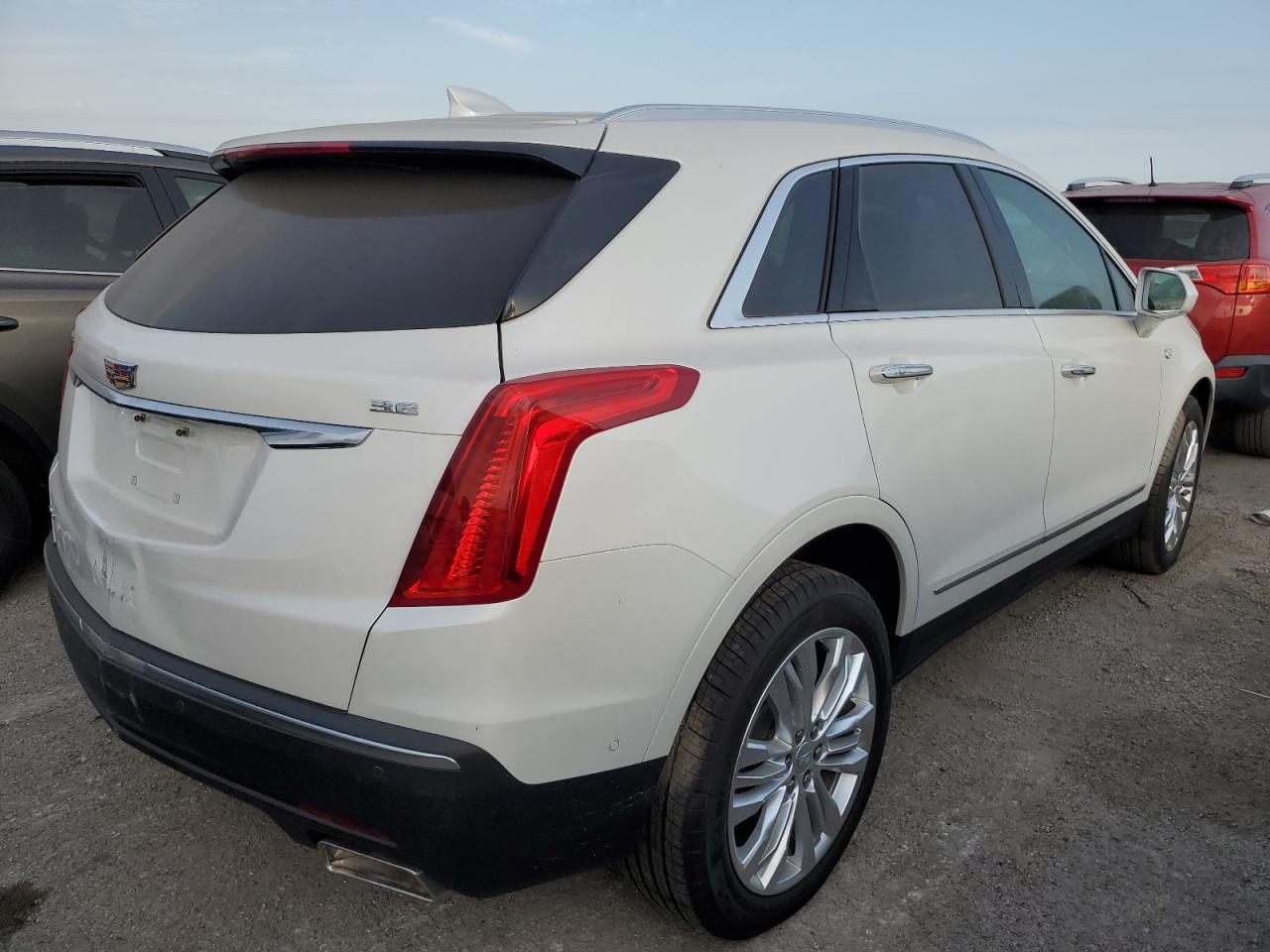 2017 Cadillac Xt5 Premium Luxury VIN: 1GYKNERS8HZ149205 Lot: 74437354