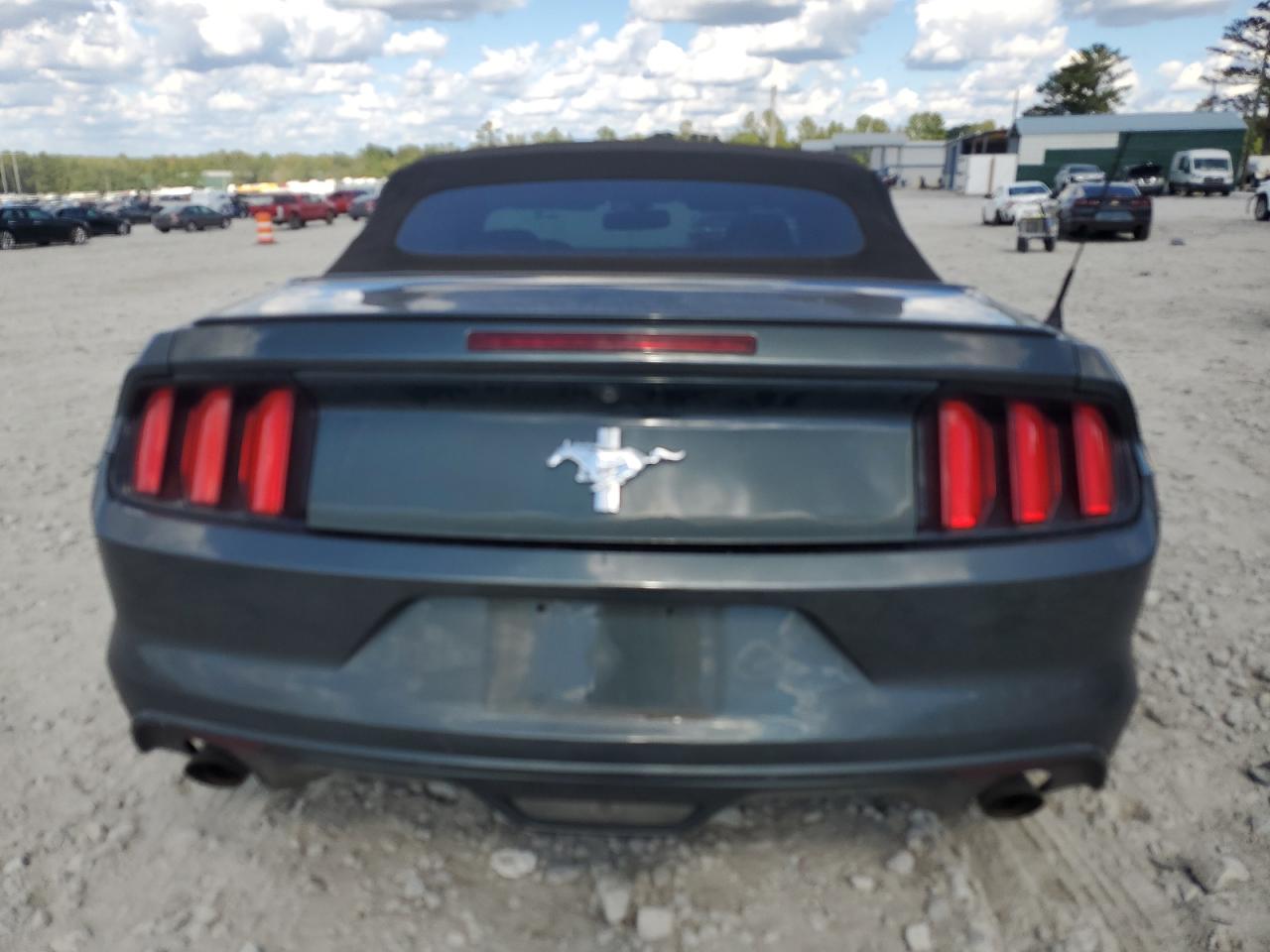 1FATP8EM4F5387043 2015 Ford Mustang