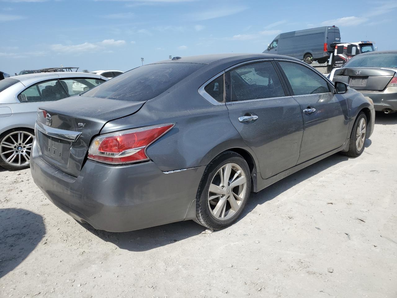 2015 Nissan Altima - Image 3