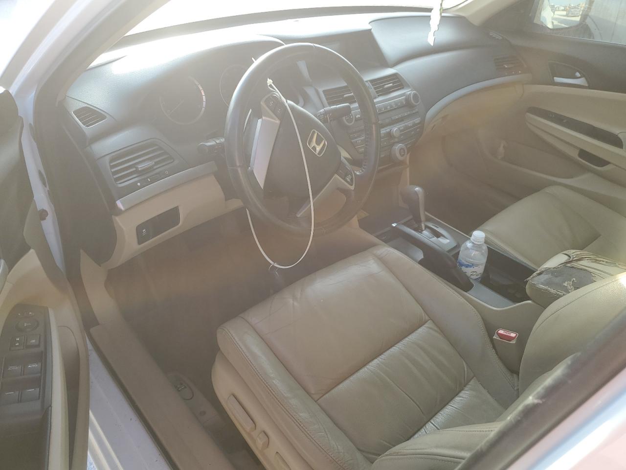 2011 Honda Accord - Image 8