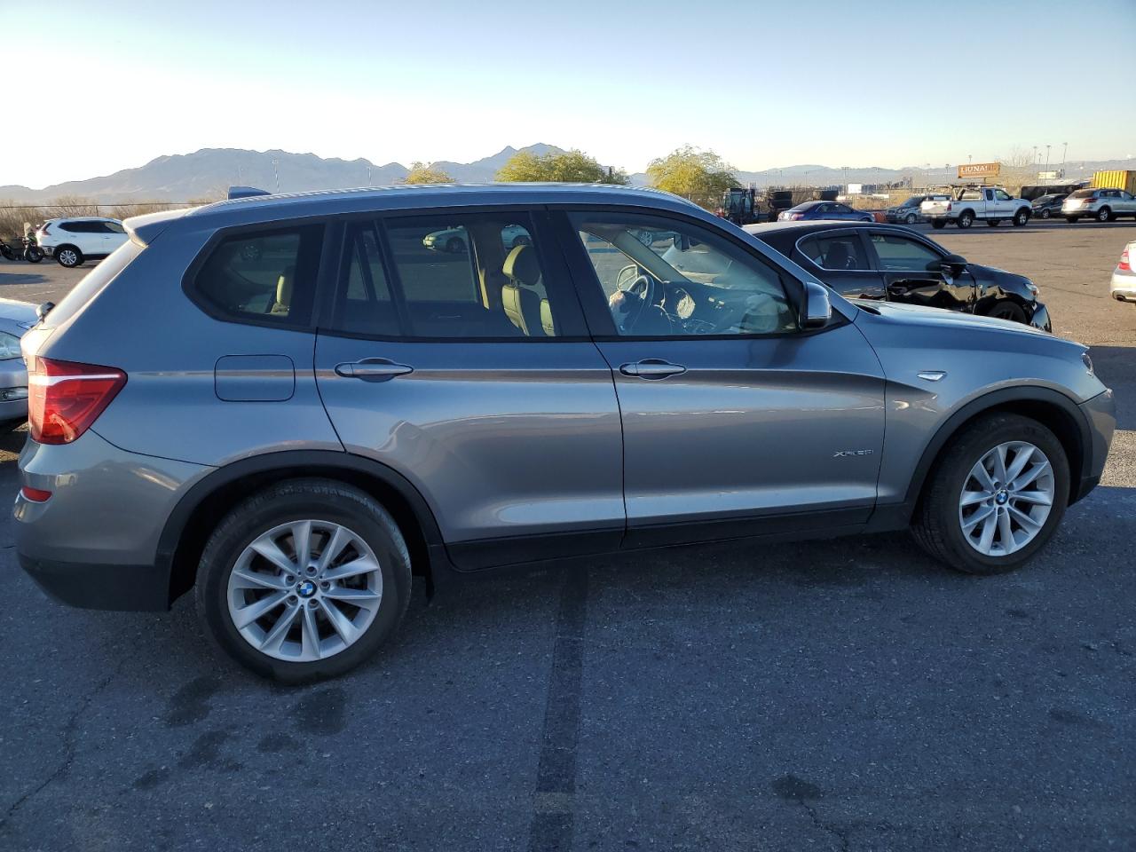 VIN 5UXWX9C59G0D80324 2016 BMW X3 no.3