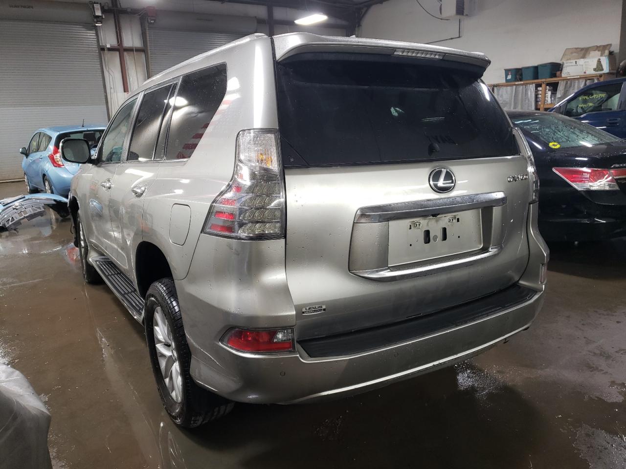 2022 Lexus GX - Image 2