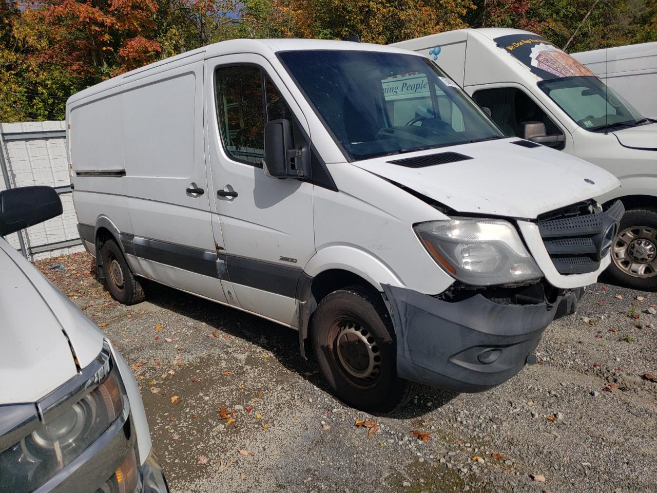 VIN WD3PE7DC6E5885709 2014 MERCEDES-BENZ SPRINTER no.4