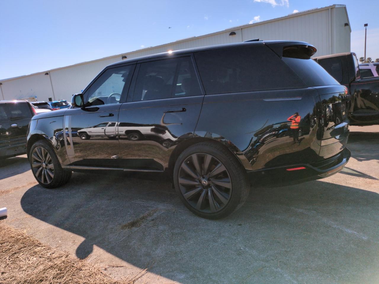 2023 Land Rover Range Rover - Image 2