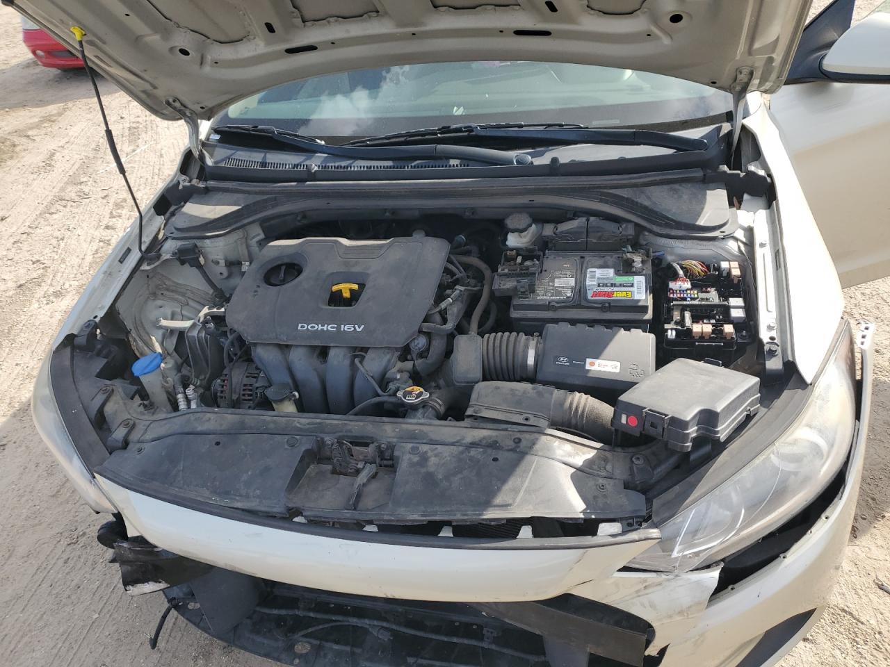 2017 Hyundai Elantra - Image 11
