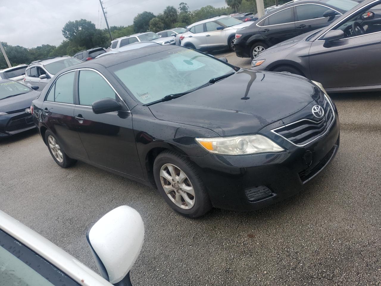 2011 Toyota Camry - Image 4