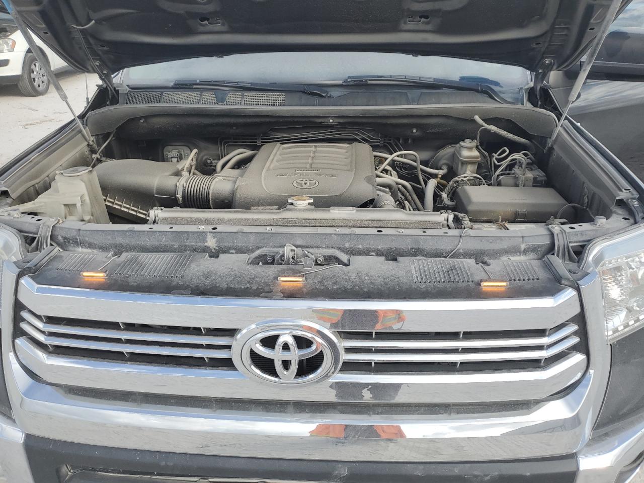 5TFDW5F12HX615343 2017 Toyota Tundra Crewmax Sr5