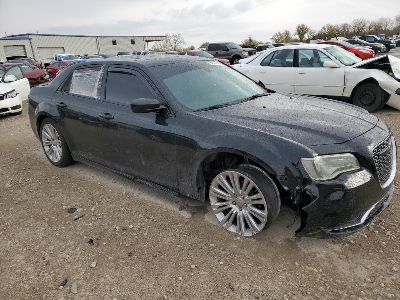 2016 Chrysler 300 - Image 4
