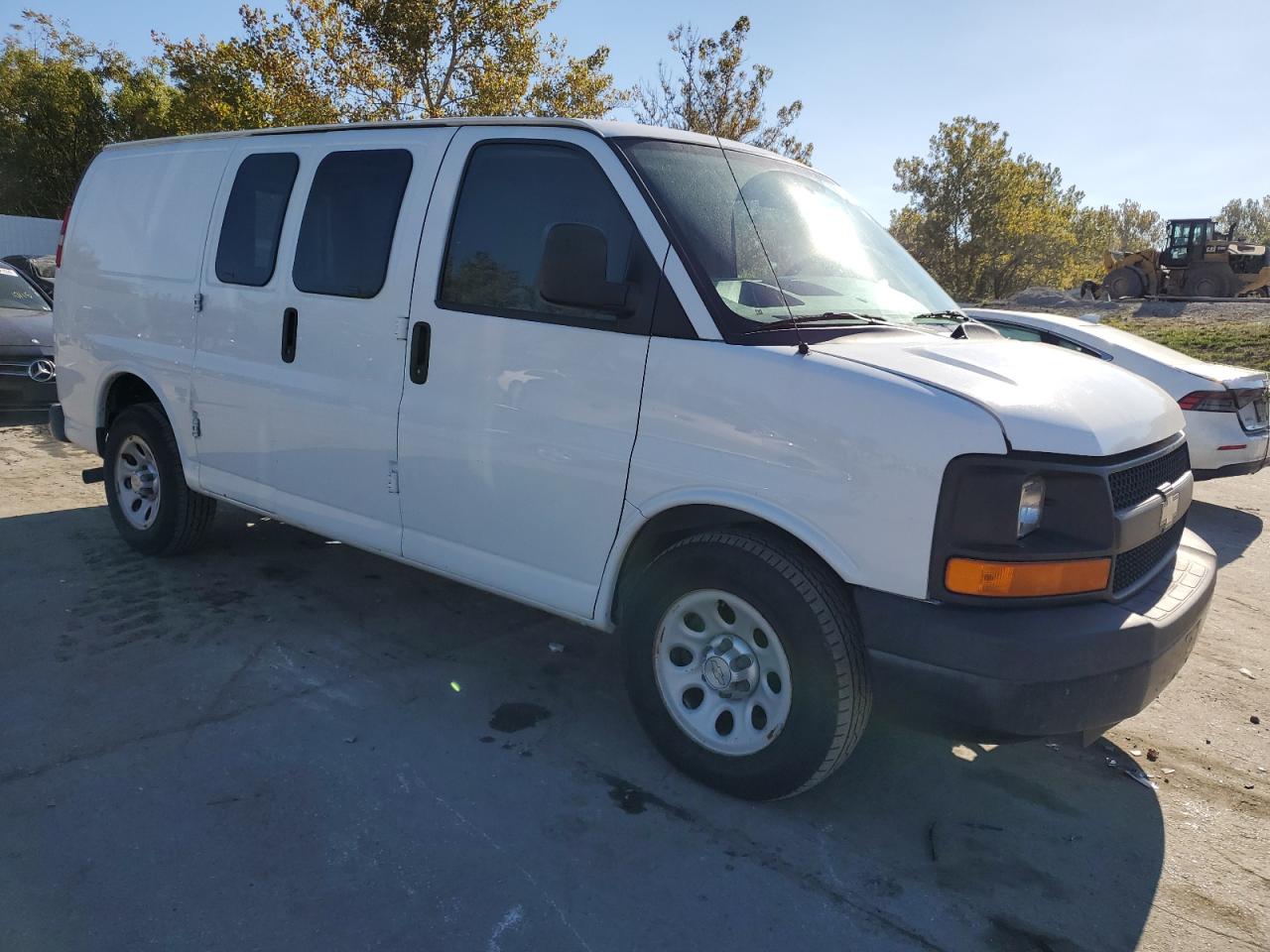 VIN 1GCSGAFX5E1148869 2014 CHEVROLET EXPRESS no.4