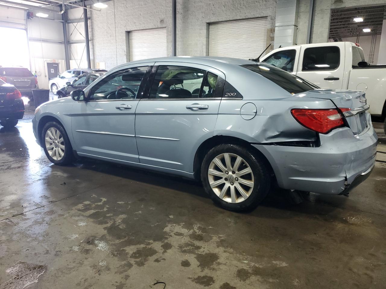 2013 Chrysler 200 - Image 2