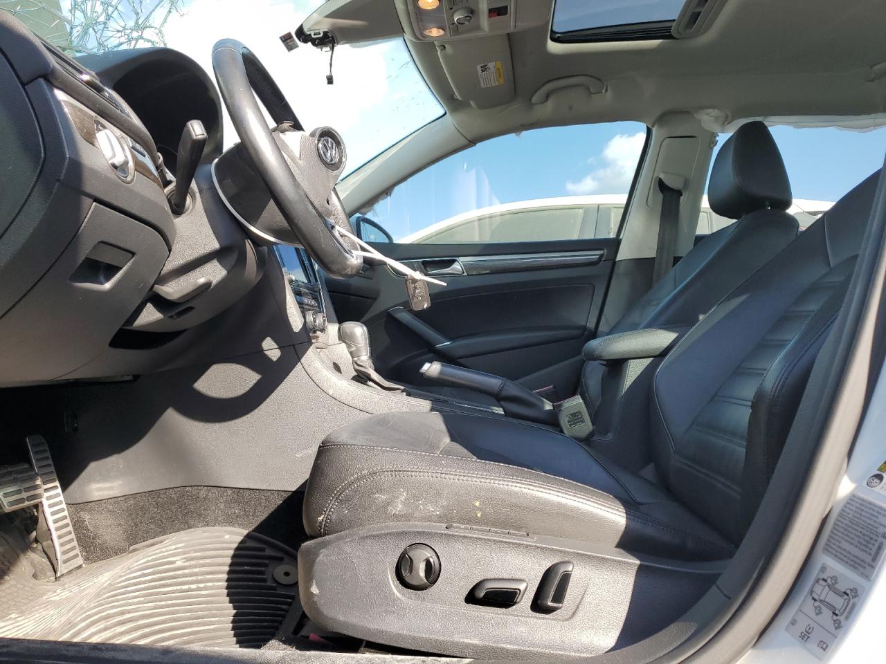 2016 Volkswagen Passat - Image 7