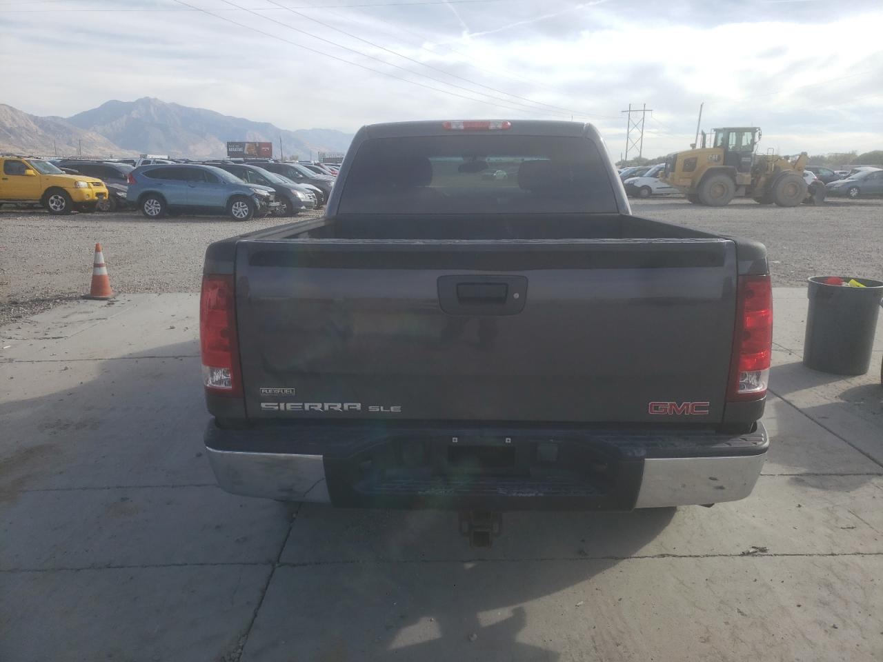 2010 GMC Sierra - Image 6