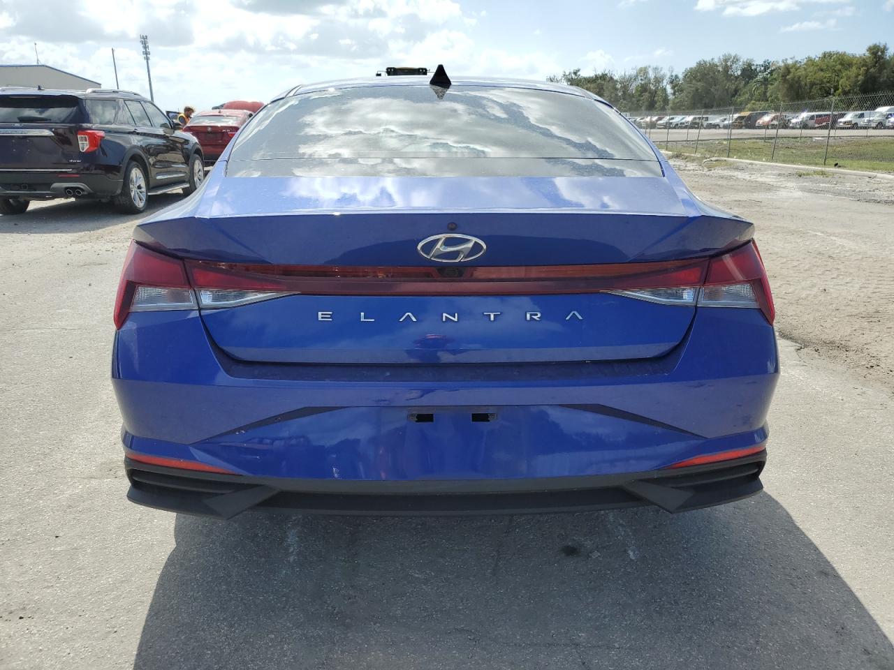 5NPLM4AG8MH023541 2021 Hyundai Elantra Sel