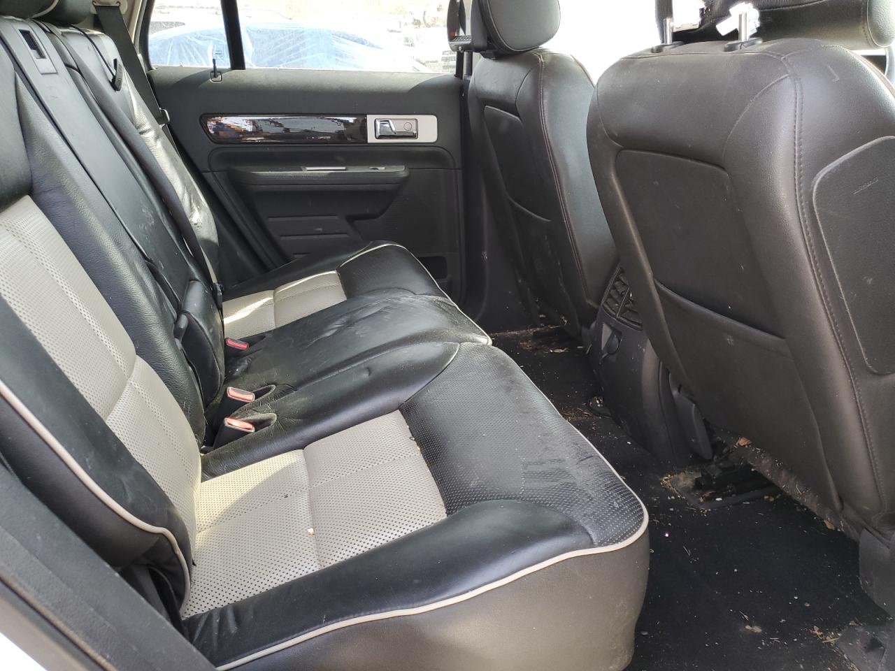 2008 Lincoln MKX - Image 11