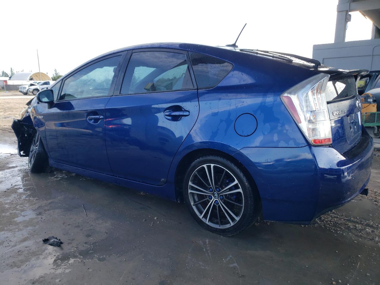 2010 Toyota Prius - Image 2