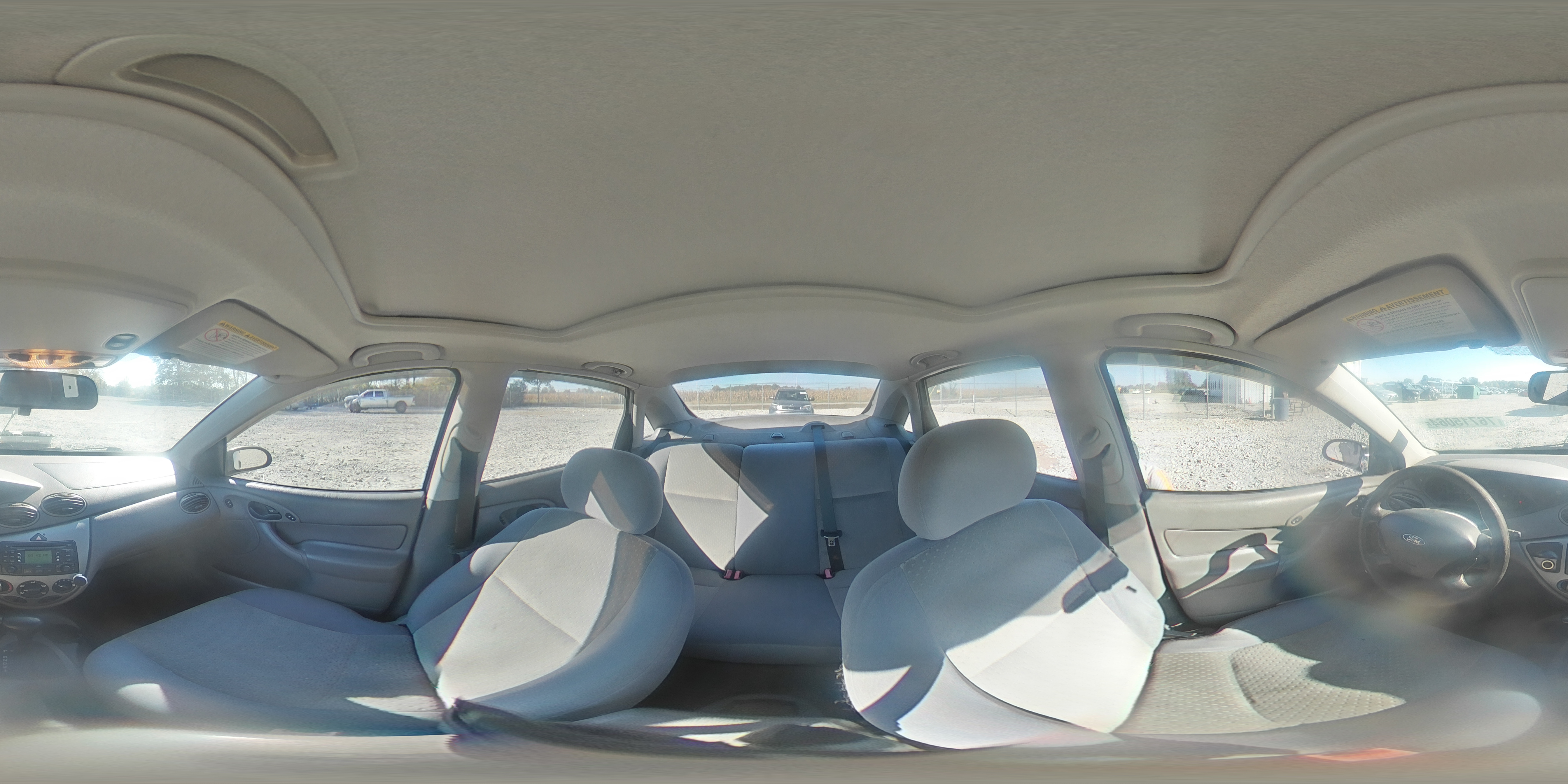 2004 Ford Focus - Image 12