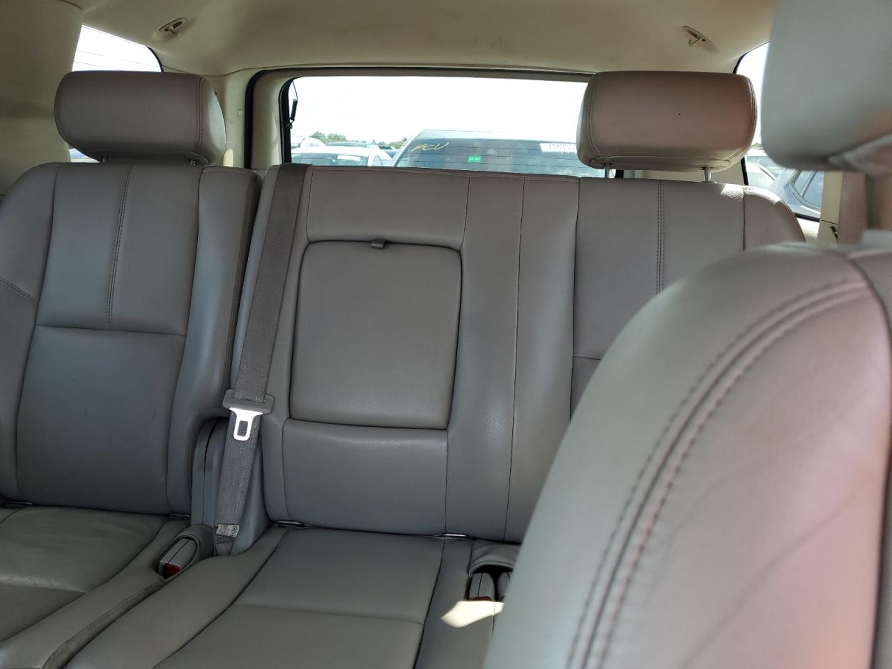 2007 Chevrolet Tahoe - Image 10