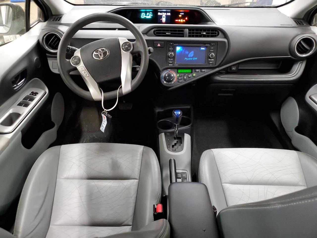 2012 Toyota Prius - Image 8
