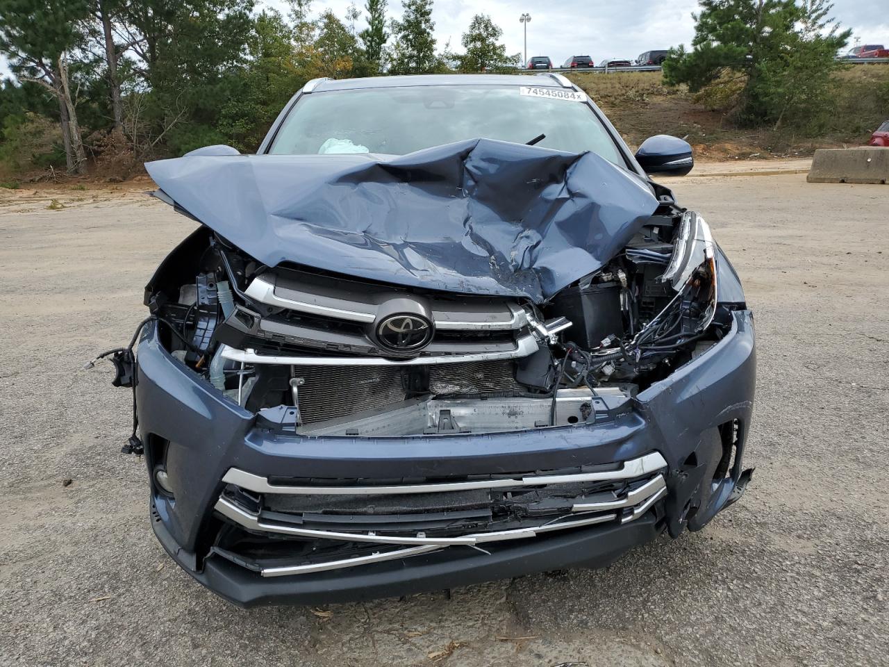 2019 Toyota Highlander - Image 5