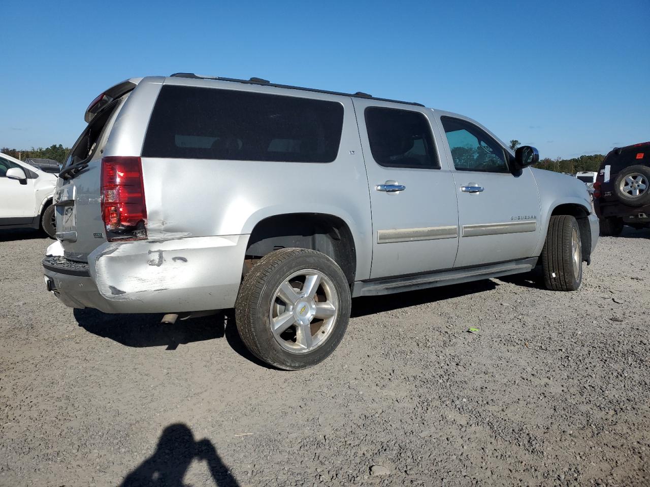 2011 Chevrolet Suburban K1500 Lt VIN: 1GNSKJE37BR365566 Lot: 76254654