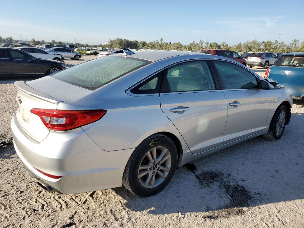 2015 Hyundai Sonata - Image 3