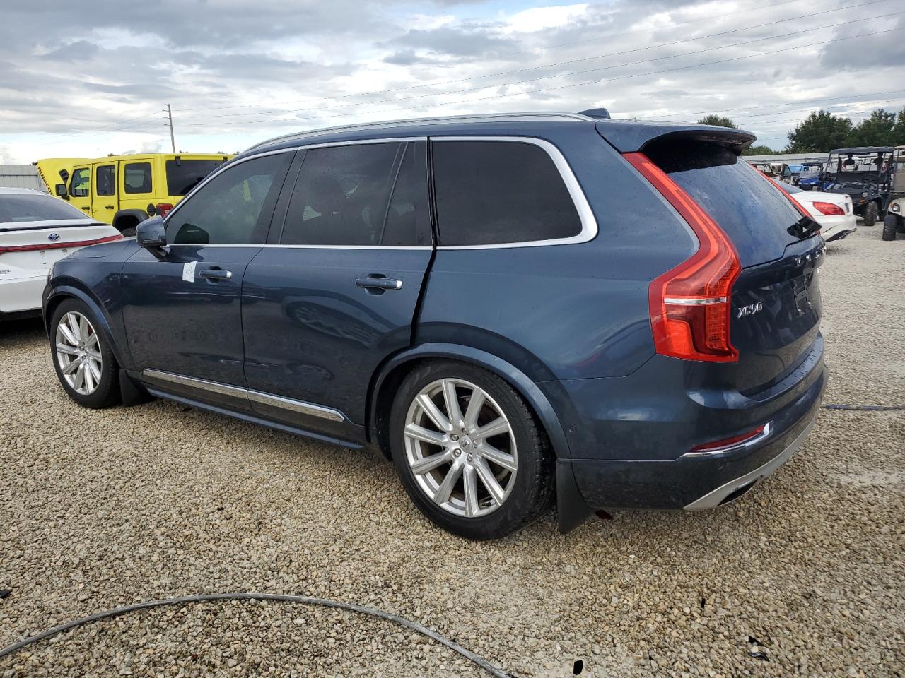 YV4A22PL6J1217202 2018 VOLVO XC90 - Image 2