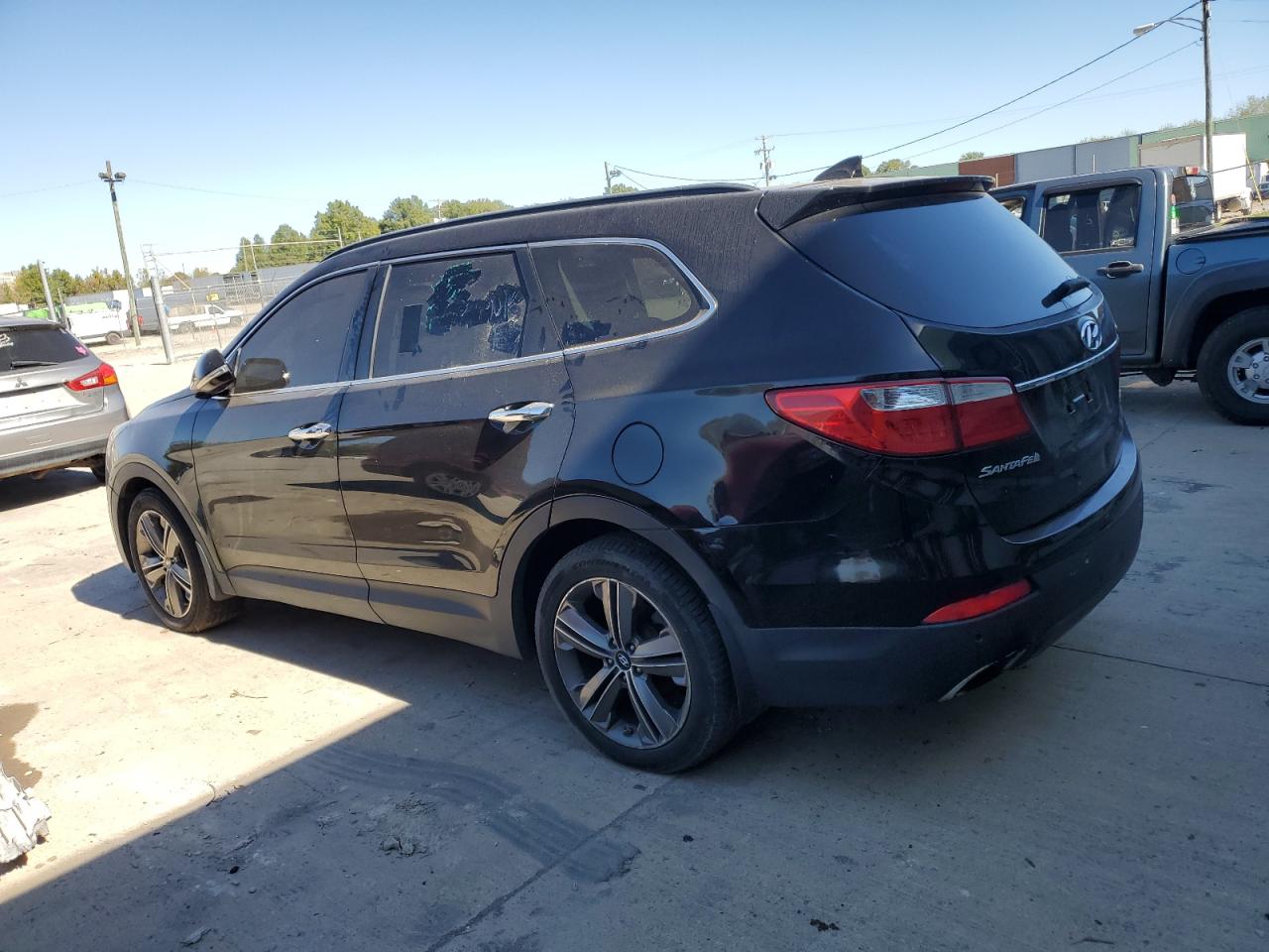 2014 Hyundai Santa Fe - Image 2
