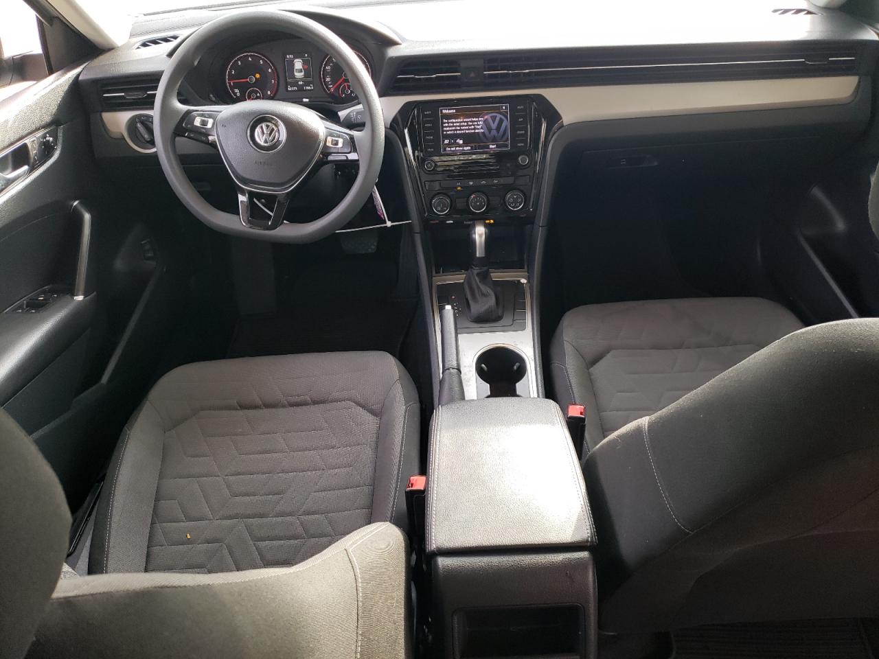 2020 Volkswagen Passat - Image 8