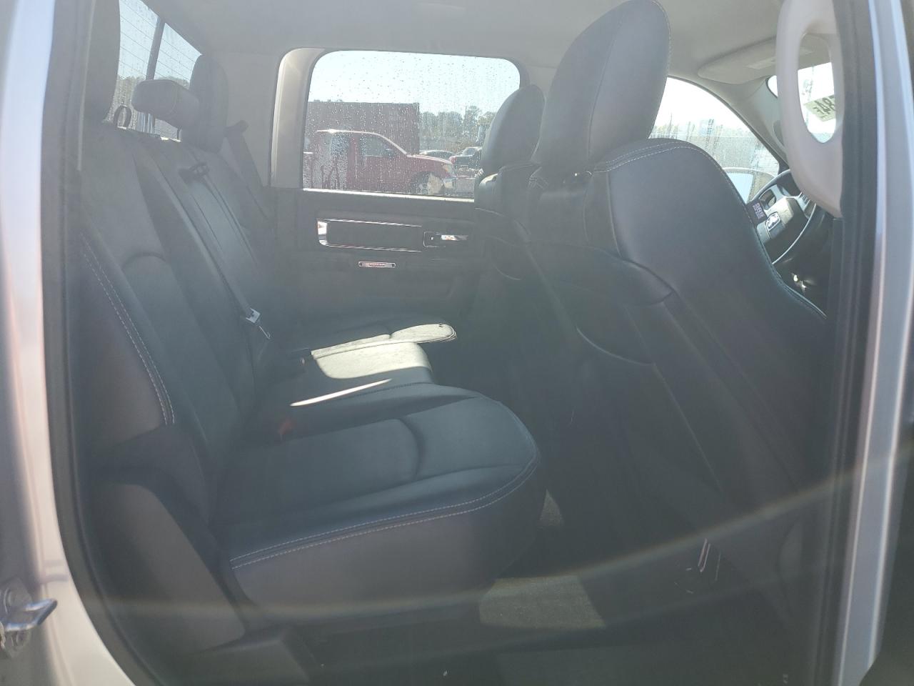 2016 RAM 1500 - Image 10