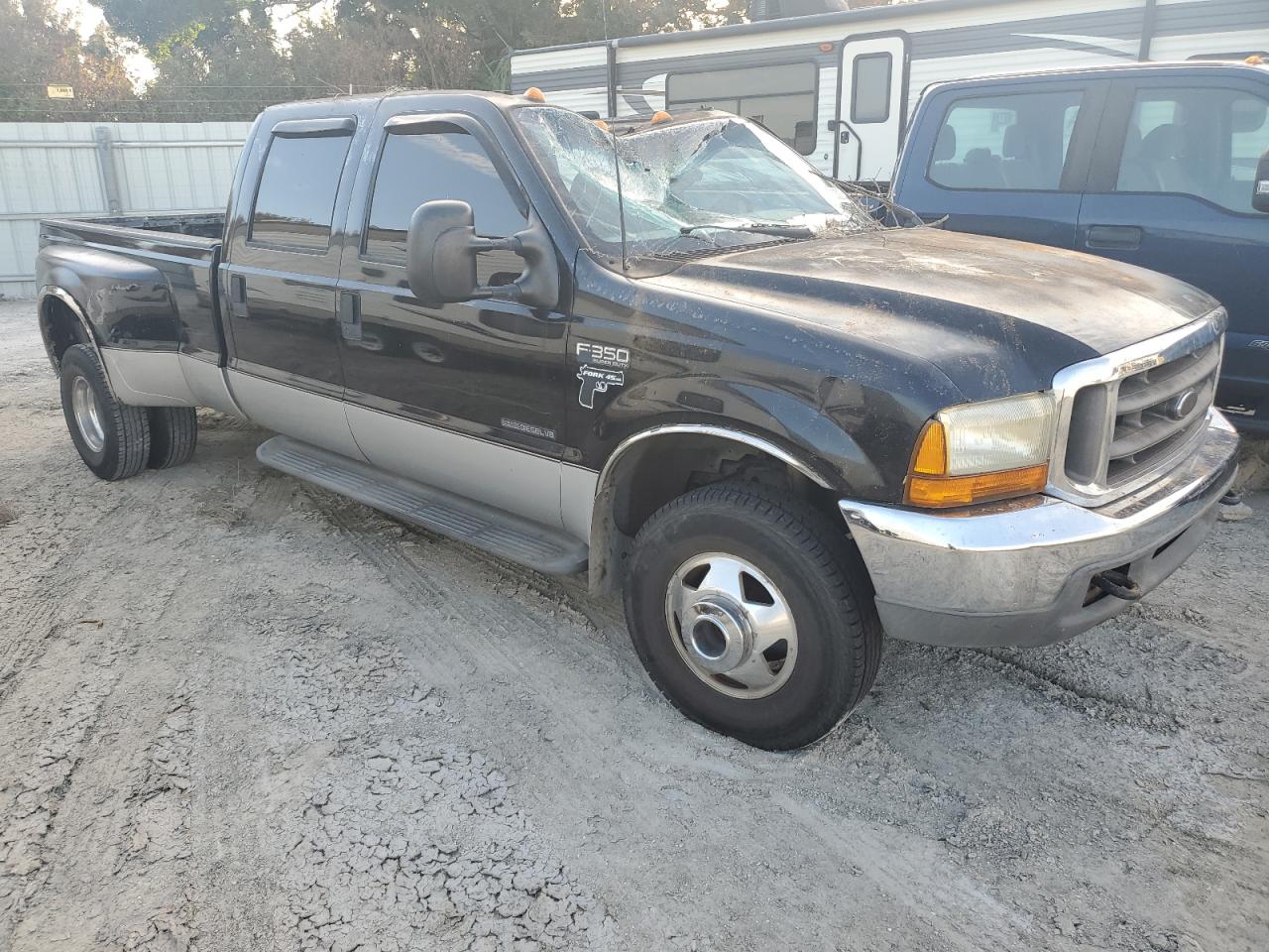 2001 Ford F350 - Image 4