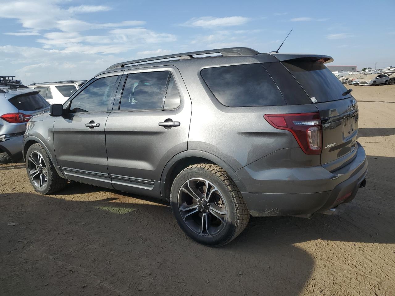 1FM5K8GT9FGB31311 2015 FORD EXPLORER - Image 2