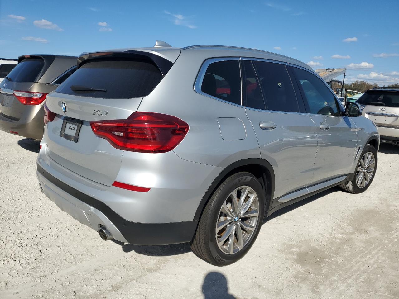 VIN 5UXTR9C57JLD60995 2018 BMW X3 no.3