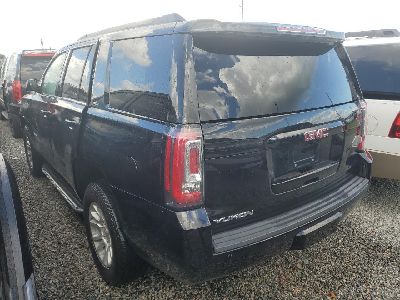 2020 GMC Yukon - Image 2