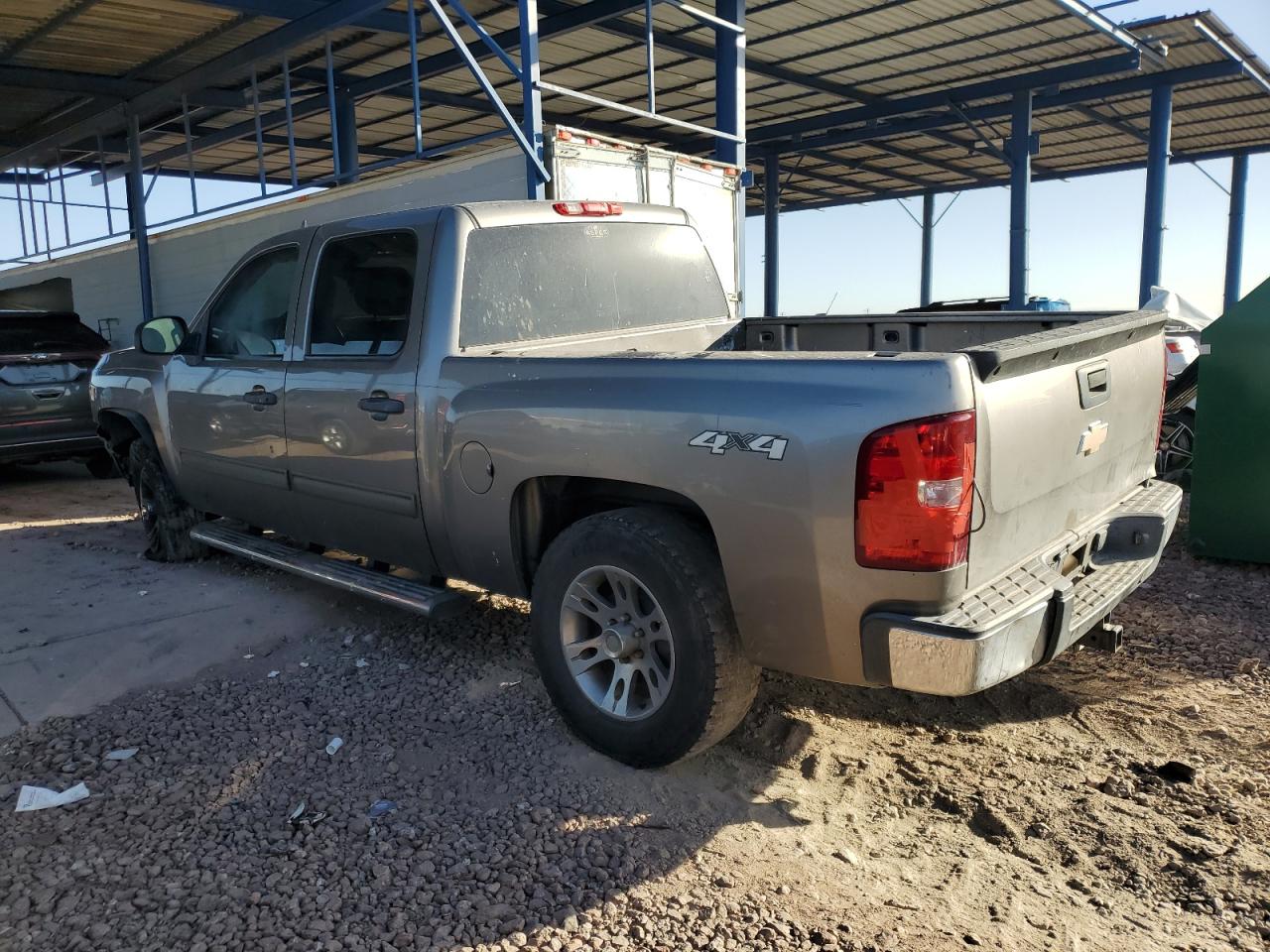 2009 Chevrolet Silverado - Image 2