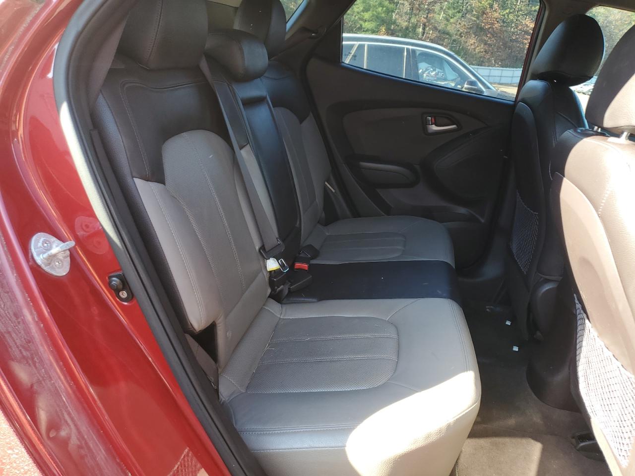 2011 Hyundai Tucson - Image 11