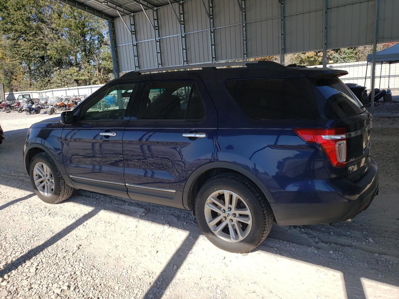 2011 Ford Explorer - Image 2
