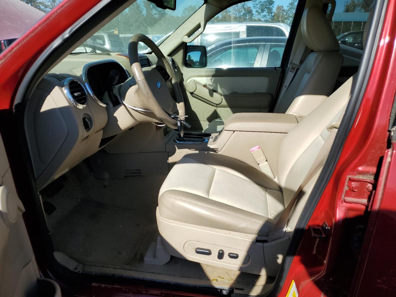 2010 Ford Explorer - Image 7