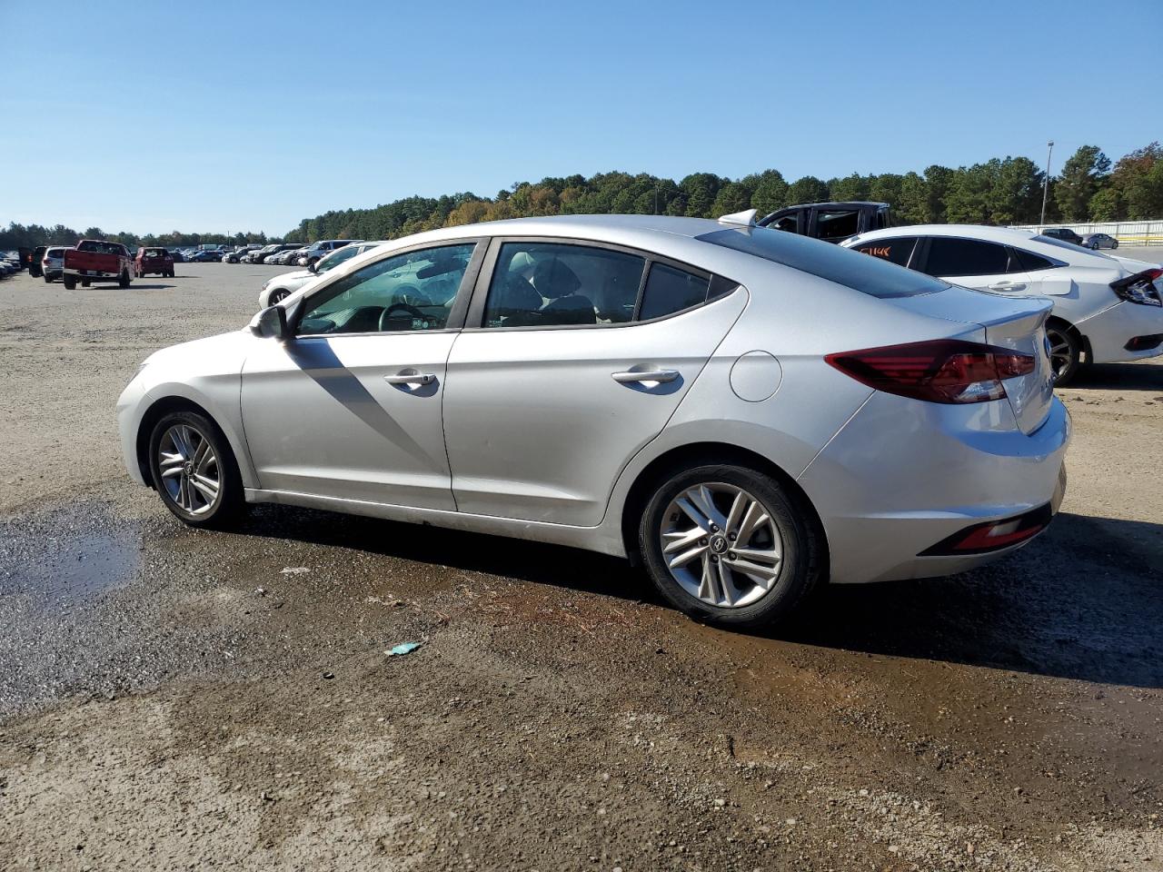 2019 Hyundai Elantra - Image 2