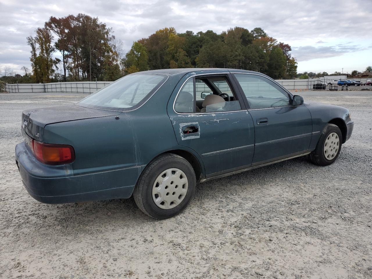 1996 Toyota Camry - Image 3
