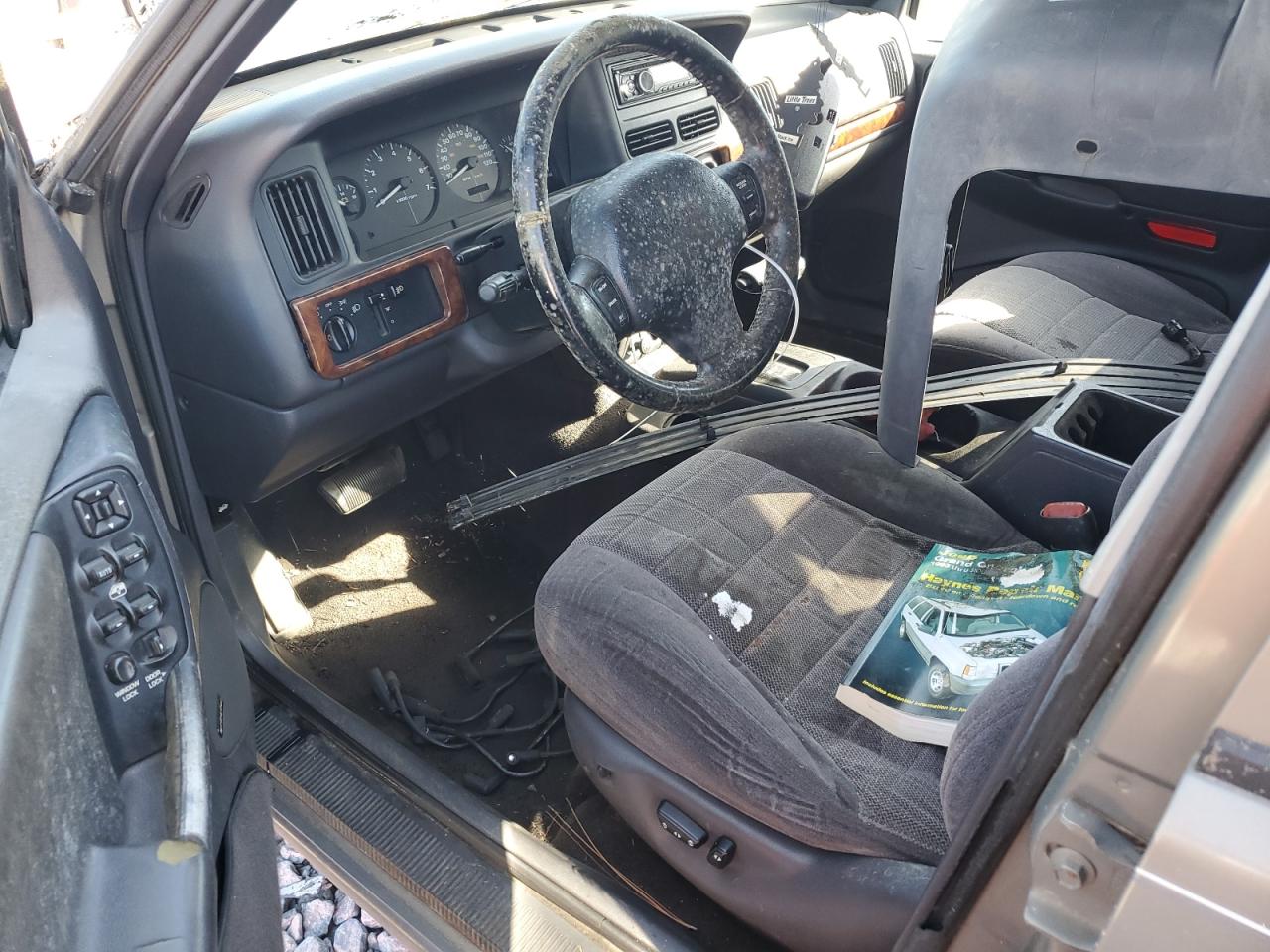1998 Jeep Grand Cherokee - Image 8