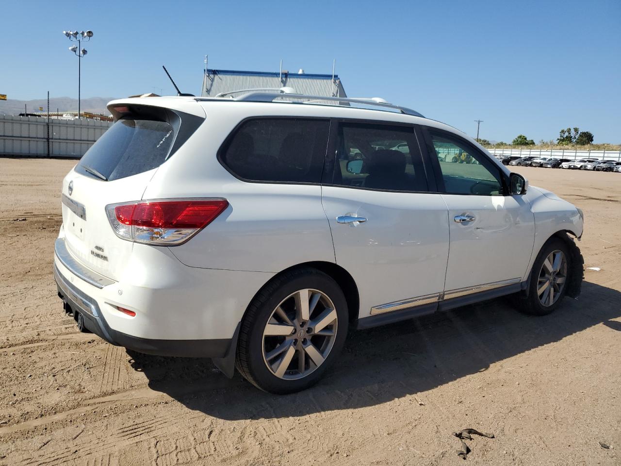 2014 Nissan Pathfinder - Image 3