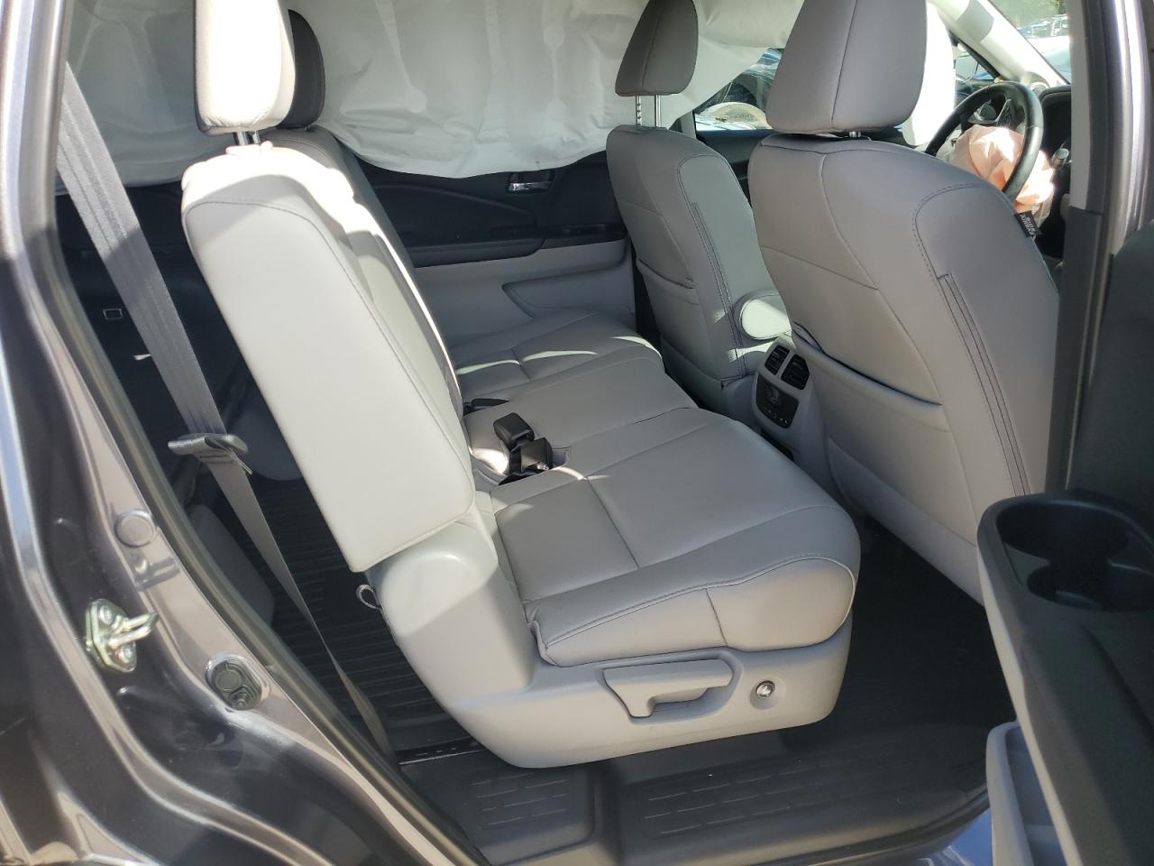 2020 Honda Pilot - Image 11