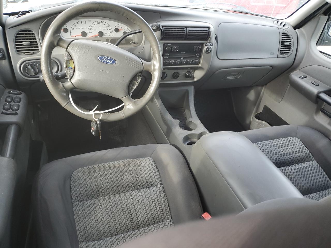 2005 Ford Explorer - Image 8