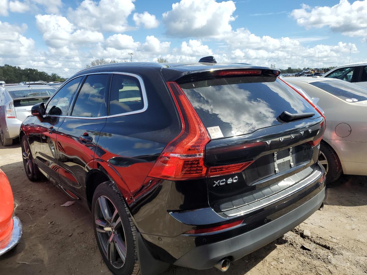 LYV102RKXJB114242 2018 VOLVO XC60 - Image 2