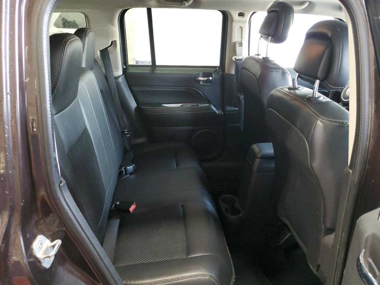 2014 Jeep Liberty (Patriot) - Image 11
