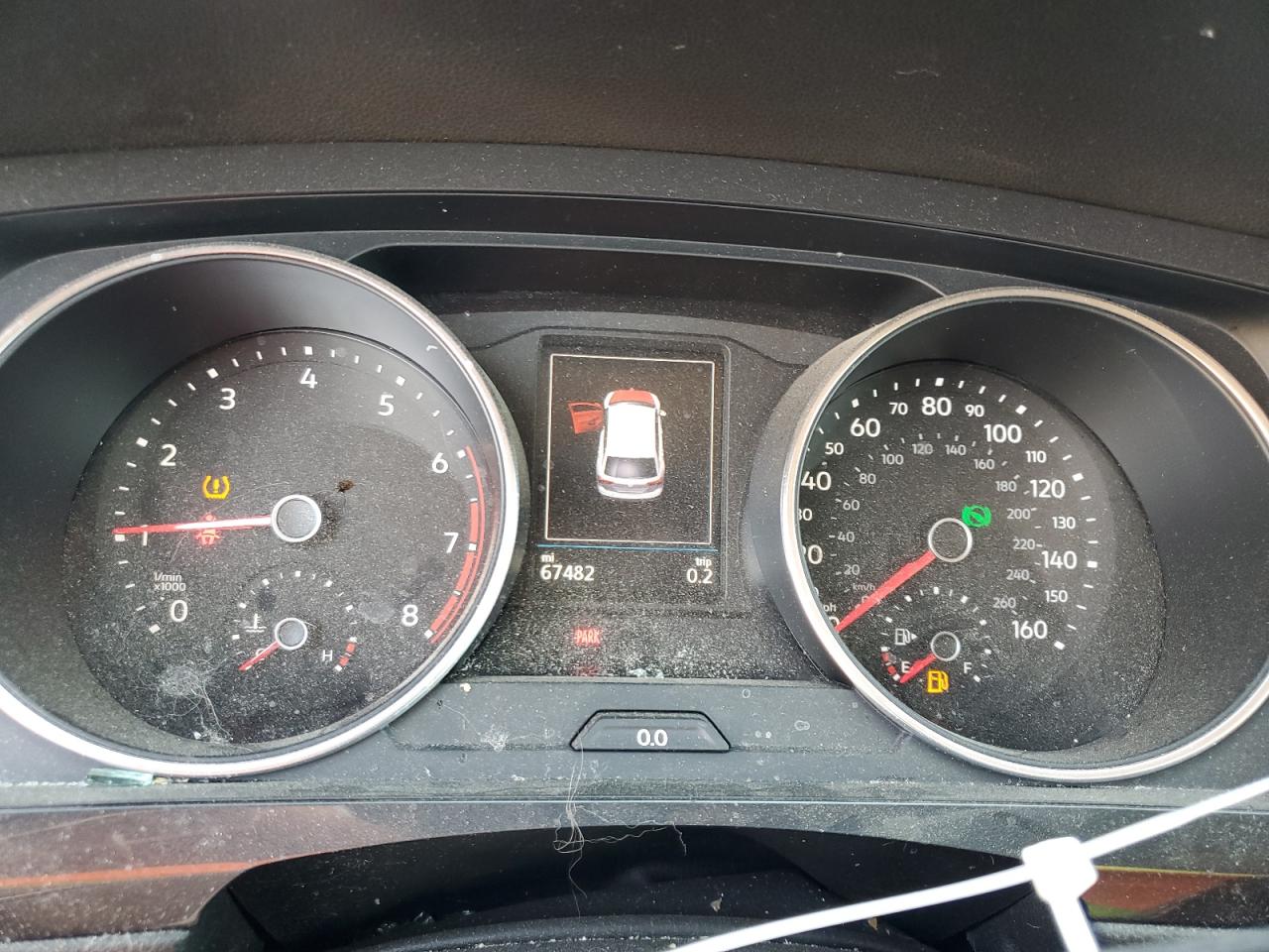2018 Volkswagen Tiguan - Image 9