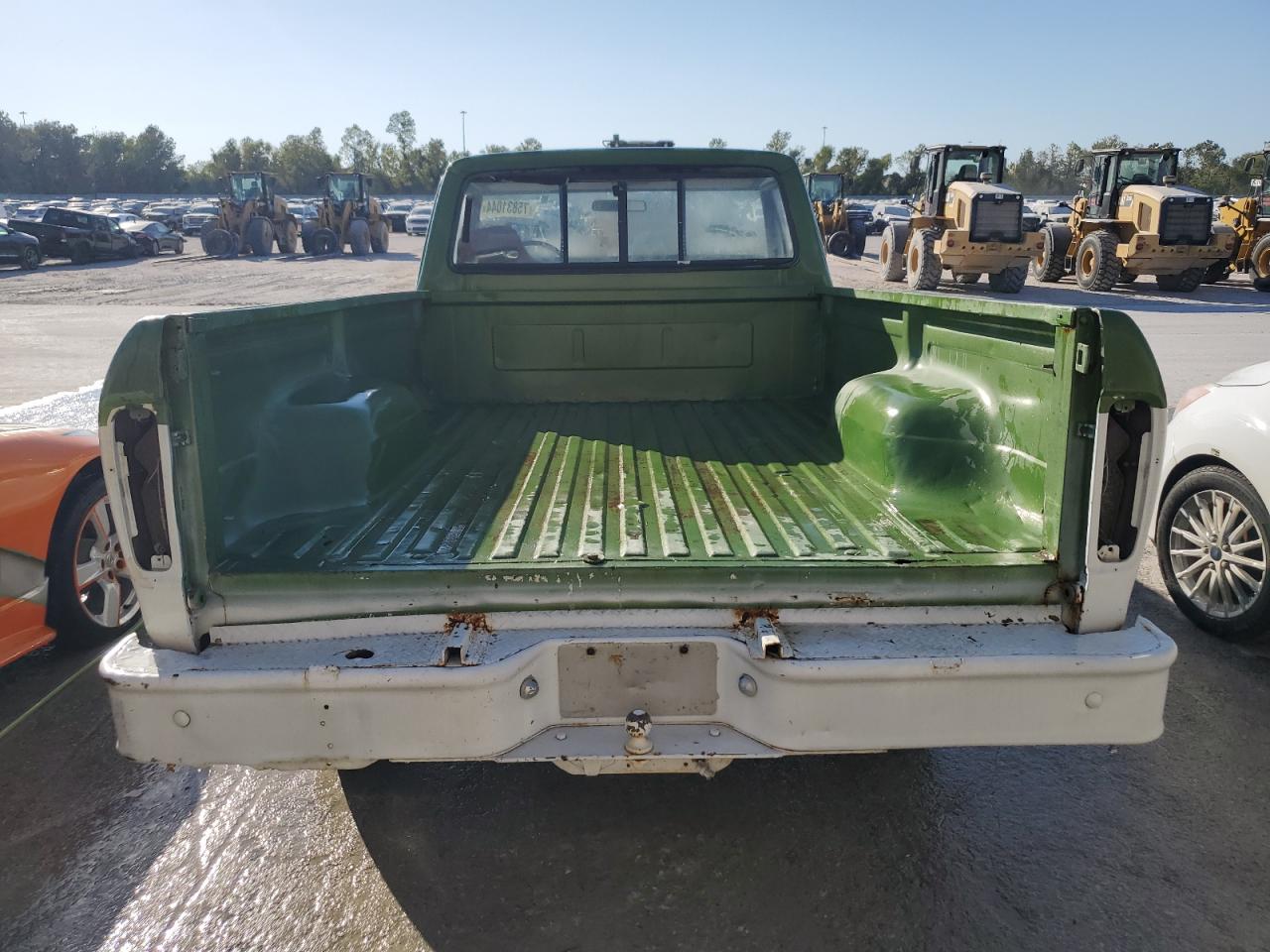 1973 Ford F250 VIN: F25YRR70484 Lot: 75831044