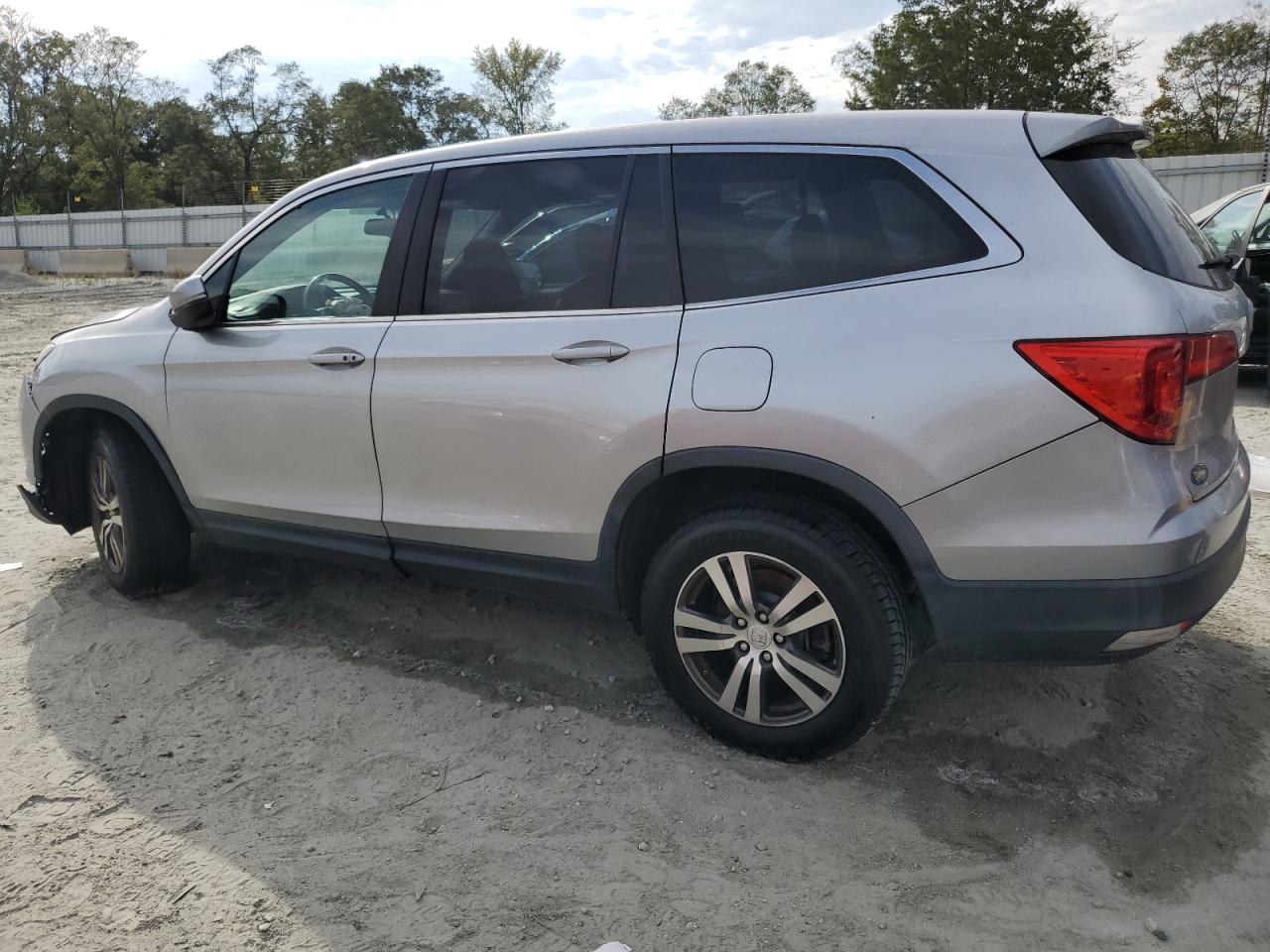 2016 Honda Pilot - Image 2