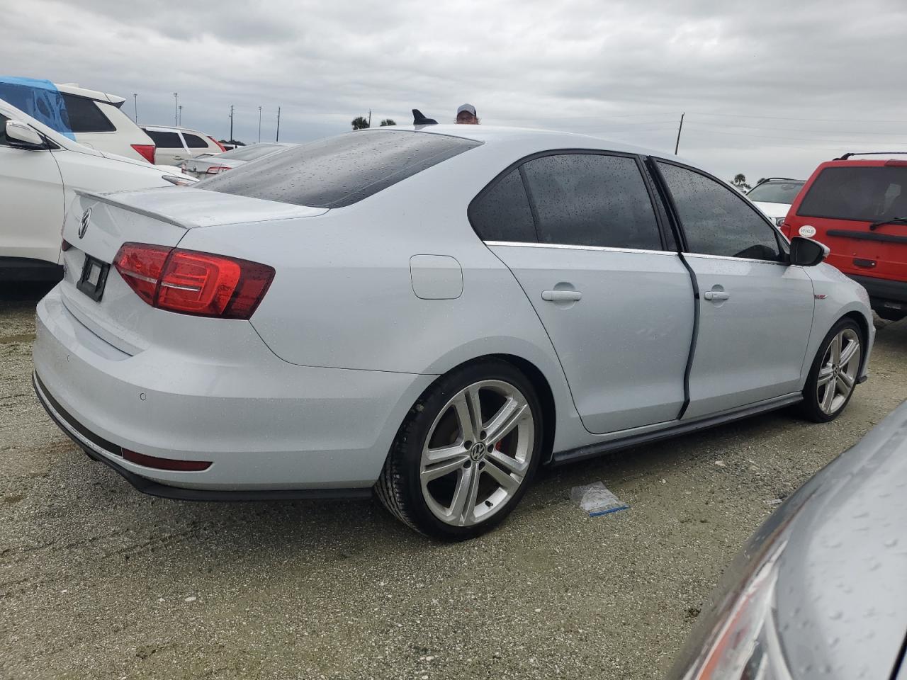 2017 Volkswagen Jetta - Image 3