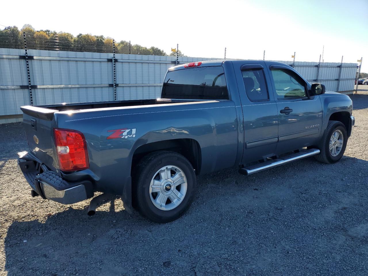 2013 Chevrolet Silverado - Image 3